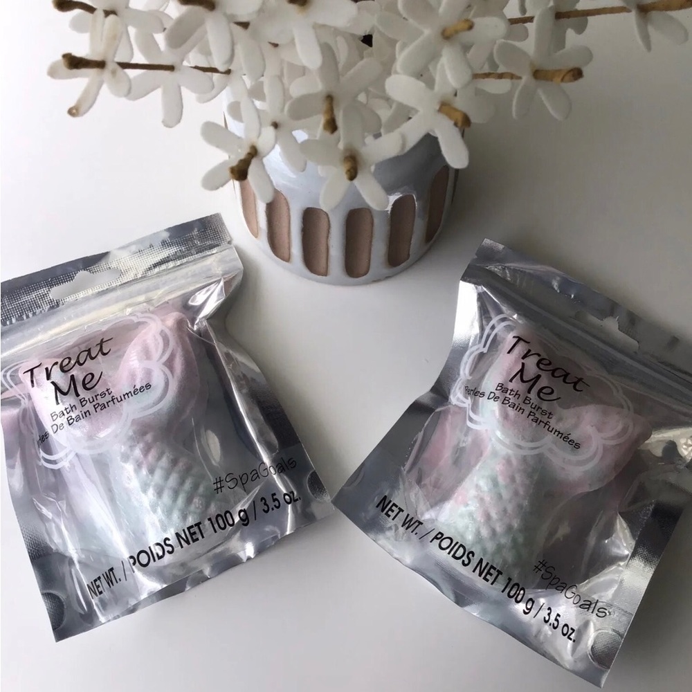 Mermaid Tail Bath Bombs SET OF 2 Spa Bath Fizzy Shimmering Pastel Pair Relax NEW - Picture 6 of 7